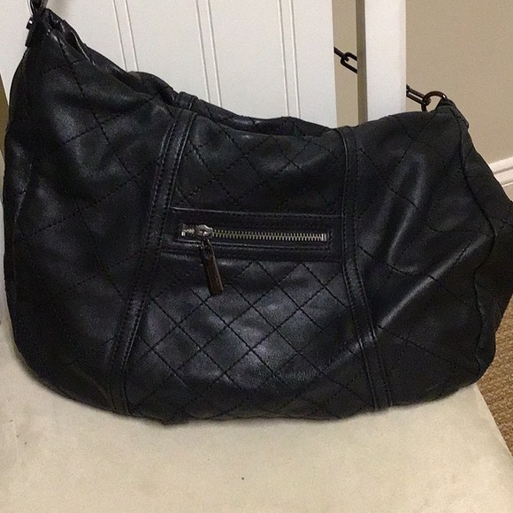 Tory Burch quilted leather purse with gun metal chain strap. - Picture 8 of 12